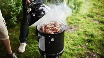 The Best Charcoal Smokers: Reviews and Buying Guide