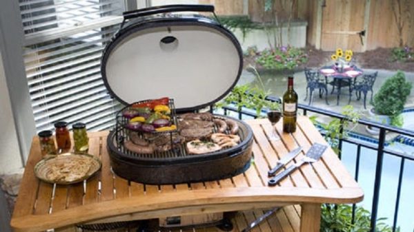 Primo® vs Big Green Egg® - Which is the Better?