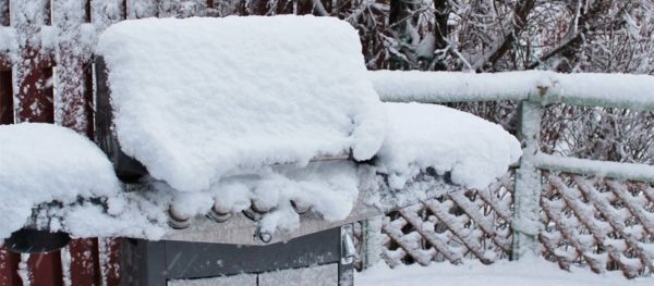 grilling-in-the-snow